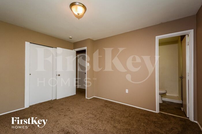 Building Photo - 3065 Parker Rd