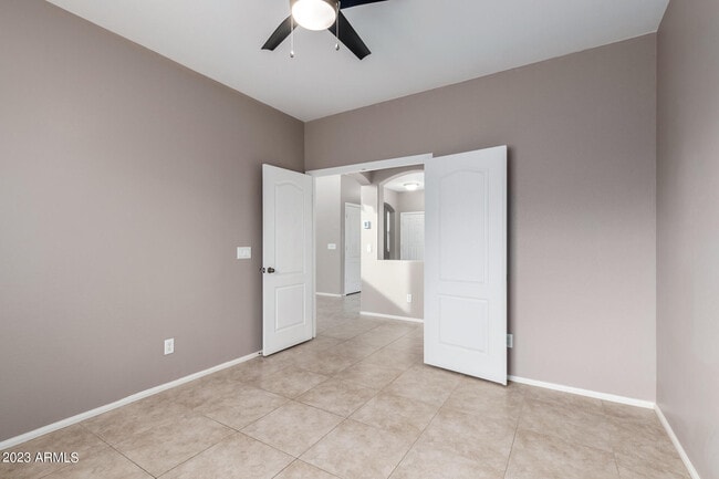 Building Photo - 40747 W Robbins Dr