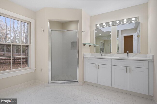 Building Photo - 13620 Canal Vista Ct