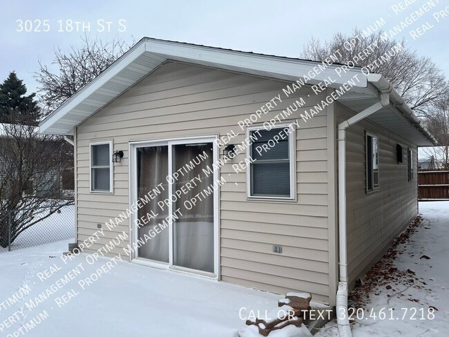 Building Photo - Must See 3 Bedroom, 1 Bath Lower Level Dup...