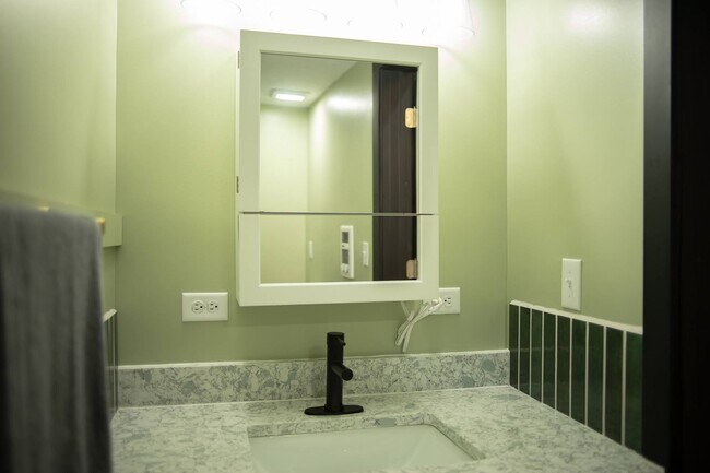 Building Photo - 4174 Cass St