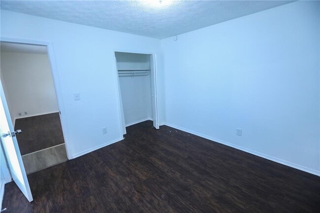 Building Photo - 1967 Singer Way