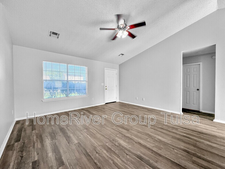 Building Photo - 8917 N 148th E Ave