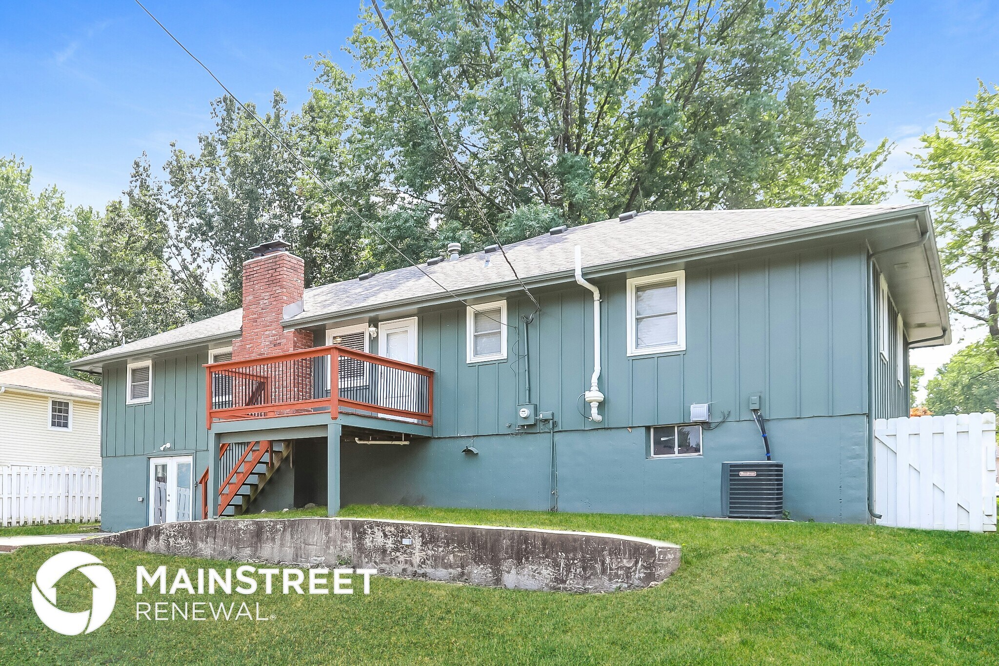 Building Photo - 409 NW Meadowview Dr