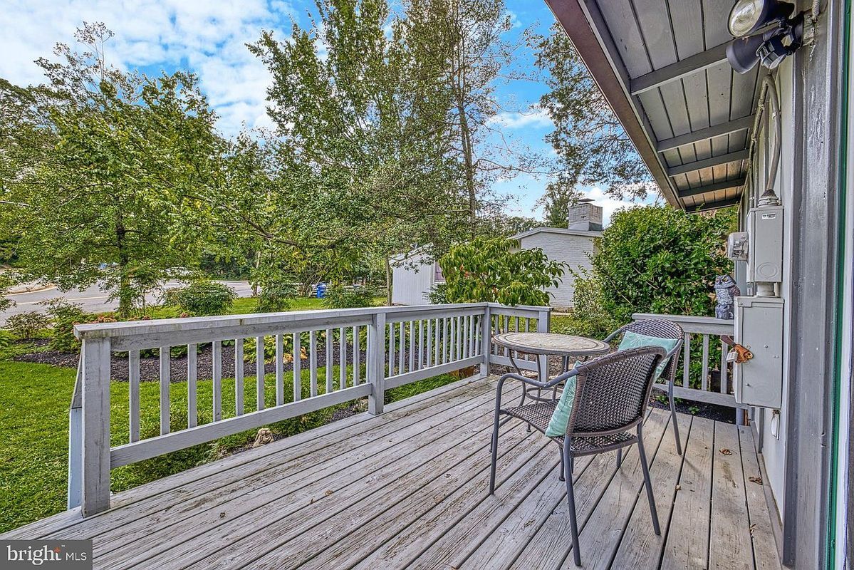 Building Photo - 3402 Hemlock Dr