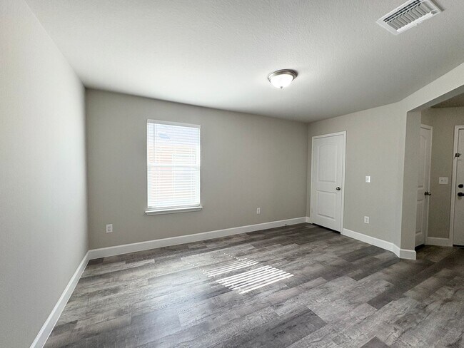 Building Photo - 11708 Cambrian Rd