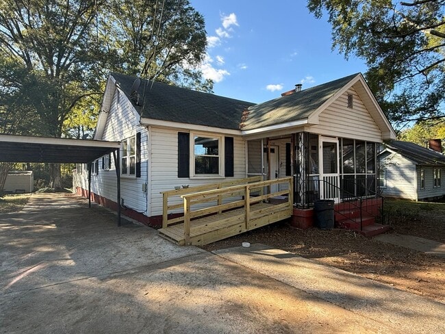 Primary Photo - Charming Remodeled 3/2 in Rome, GA
