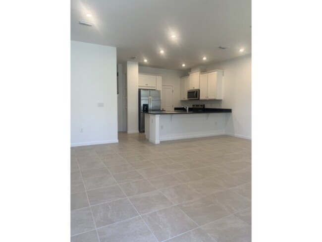 Building Photo - BRAND NEW 3 bedroom 2.5 bath with 2 car ga...
