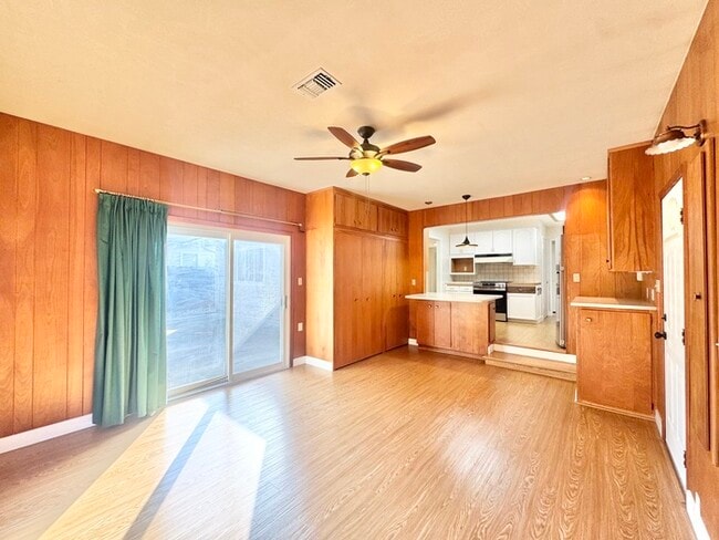 Building Photo - Stunning 3-bedroom, 2-bathroom home with a bonus room/office!