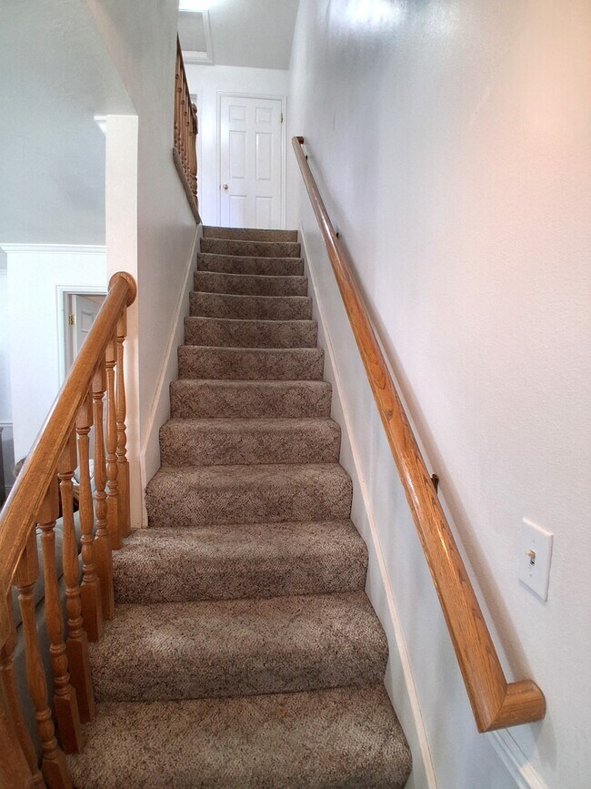 Building Photo - 565 N 300 E