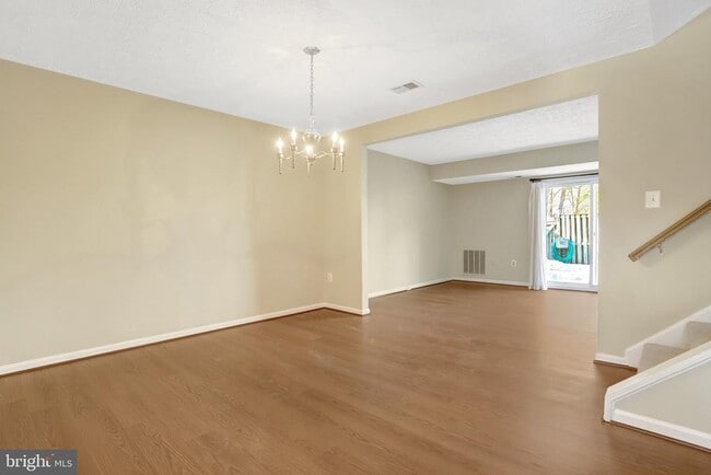 Building Photo - 5759 Independence Cir