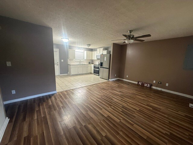 Building Photo - 113 Lackey Ln