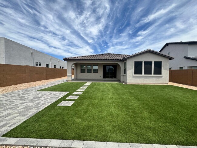 Building Photo - BRAND NEW HOME IN ALORAVITA IN PEORIA