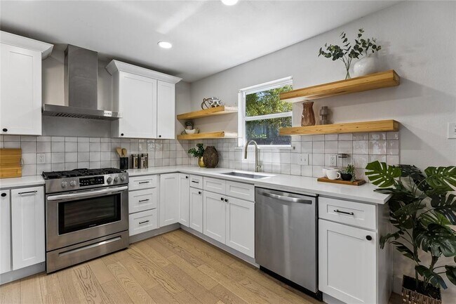 Building Photo - 7901 Seminary Ridge Dr