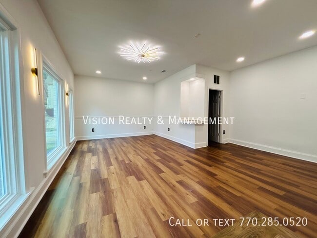 Building Photo - 2821 Briarvale Ct SE