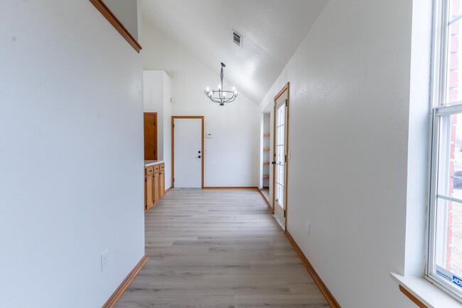 Building Photo - Rent to Own Available in Moore, Ok!