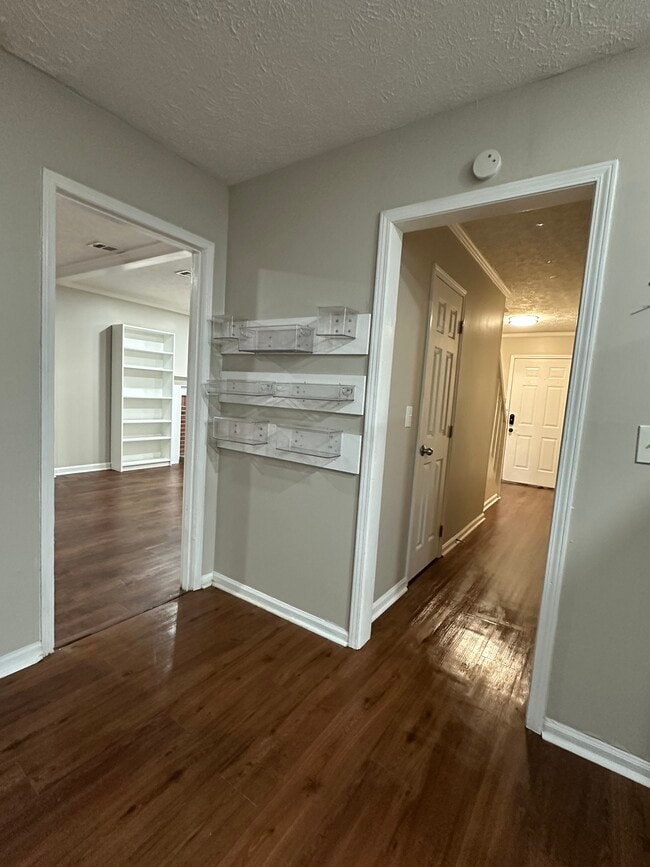 Building Photo - 1426 Riverline Trail