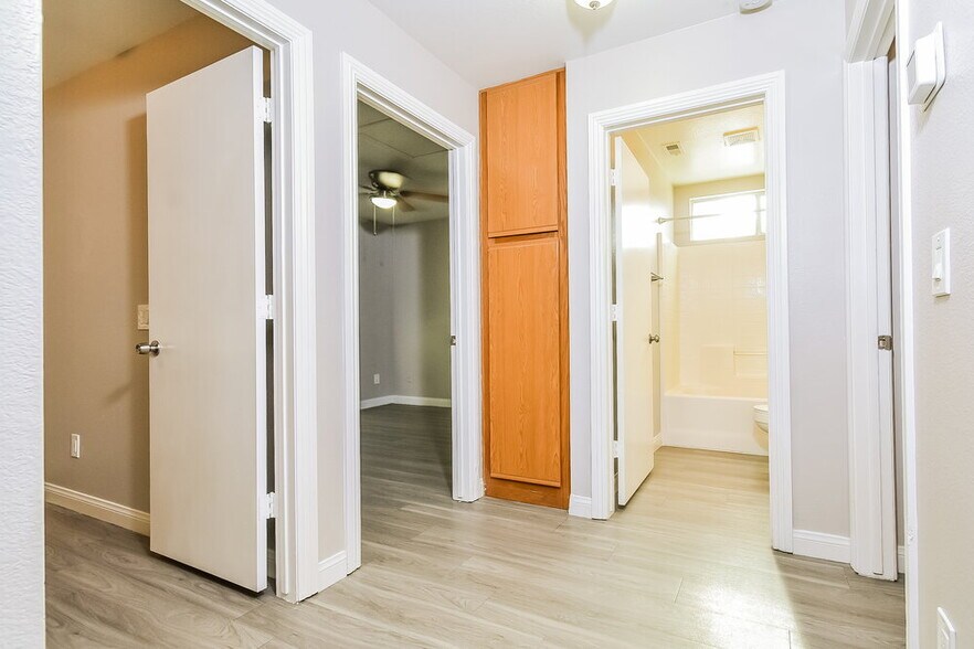 Building Photo - 5533 Soft Whispers St