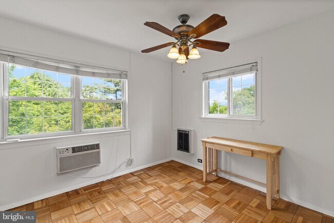 Building Photo - 3282 Martha Custis Dr