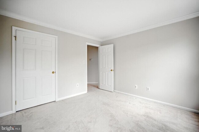 Building Photo - 10189 Castlewood Ln