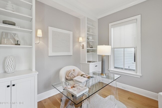 Building Photo - 25 Woodland Dr