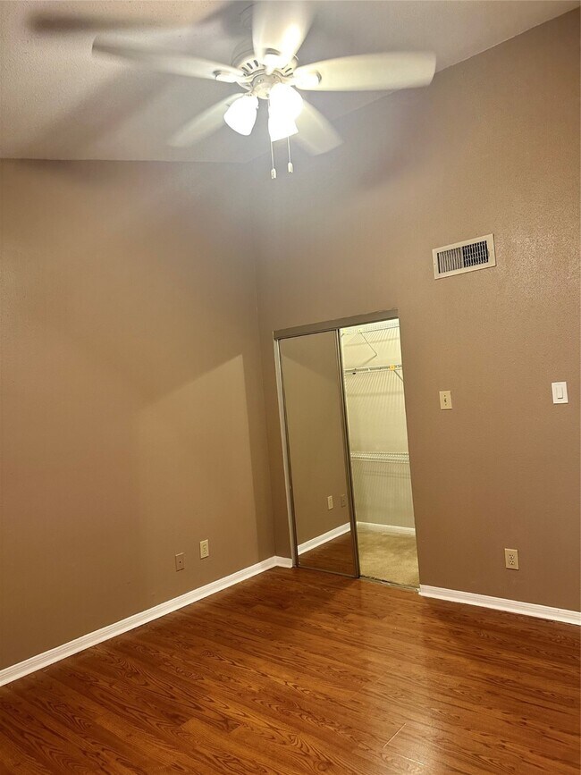 Building Photo - 2121 El Paseo St