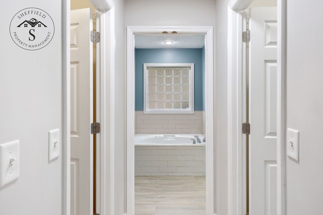 Building Photo - Gorgeous Rental Ready Today!!
