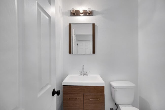 Building Photo - 9547 E Belmont Ave