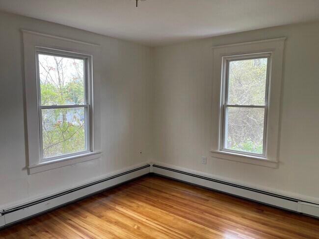 Building Photo - 68 Margerie St