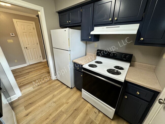 Building Photo - 402 Saddle Creek Dr