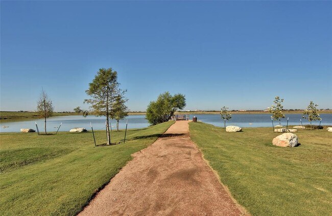 Building Photo - 2812 St Paul Rivera