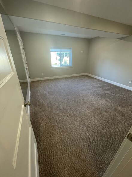 Building Photo - 976 N 200 E