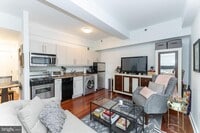 Building Photo - 219 S 18th St