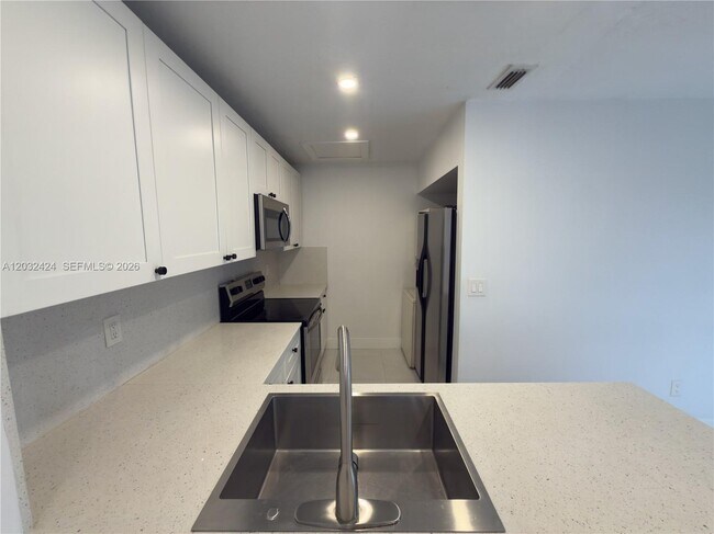 Building Photo - 2500 W 67th Pl
