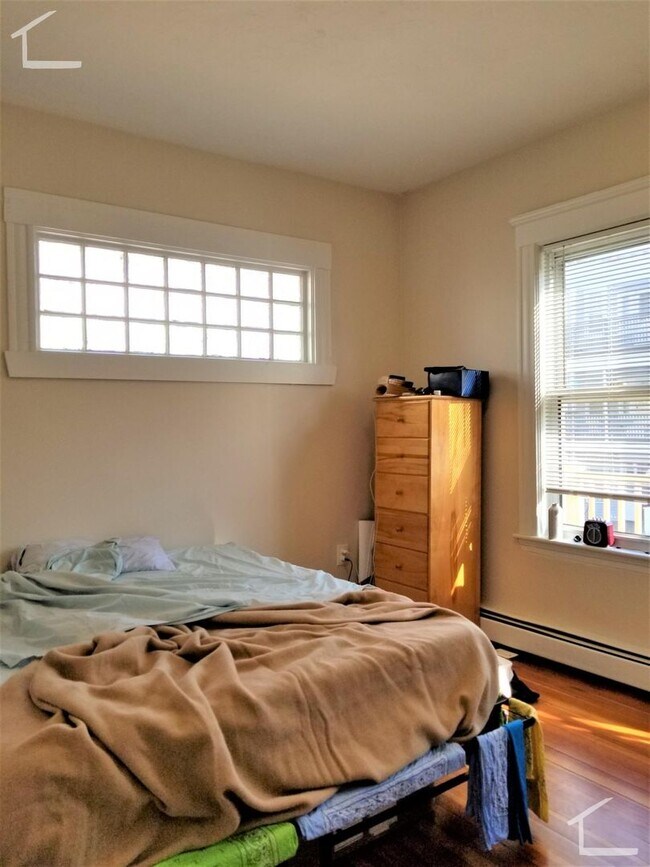 Building Photo - BU West / Packard's Corner - Renovated 5 bed/2 Bath on Chester St for September 1st, 2026