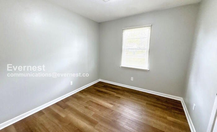 Building Photo - 14005 Glenview Dr SW