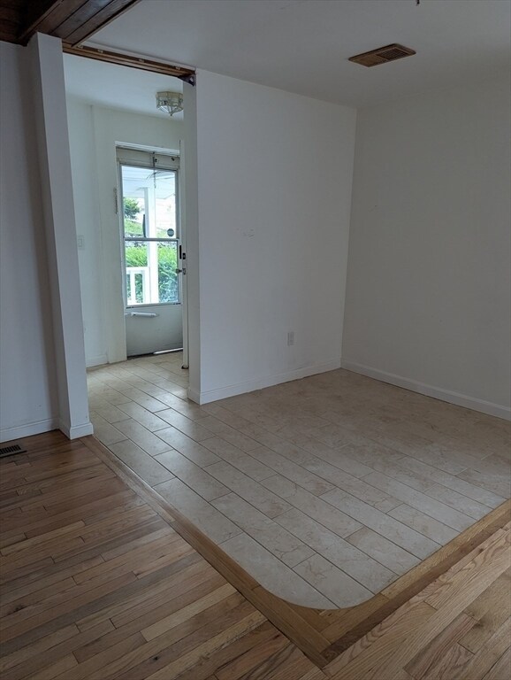 Building Photo - 144 Lake Shore Dr