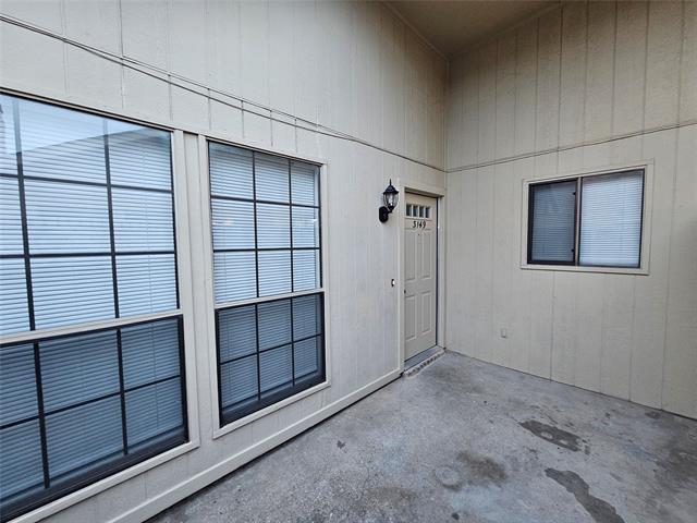 Building Photo - 3149 Tudor Ln