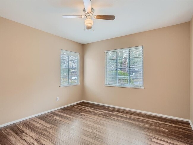 Building Photo - 1110 Southwood Rd