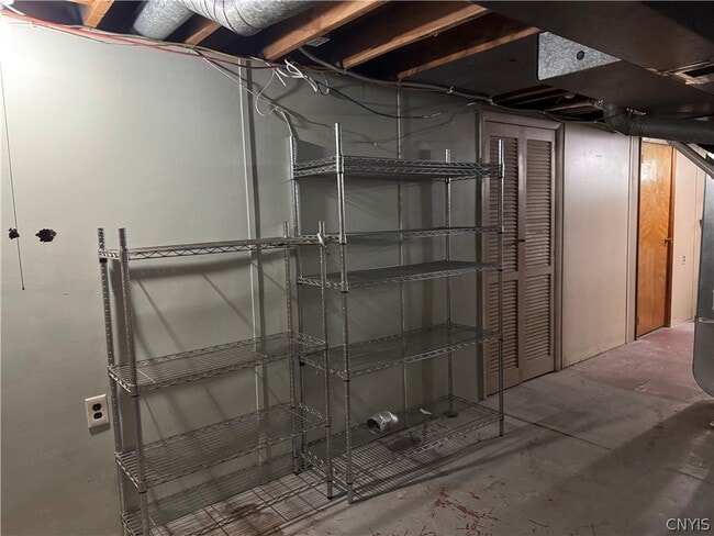 Building Photo - 7878 Sagamore Dr N