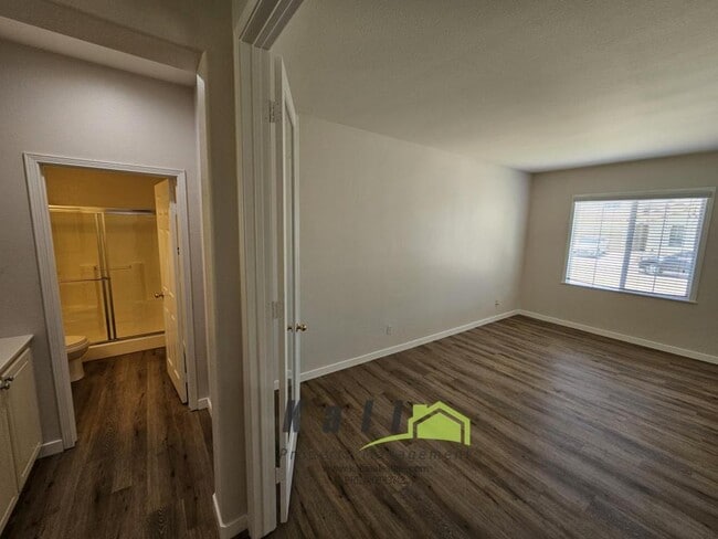 Building Photo - 359 Circulo Coronado