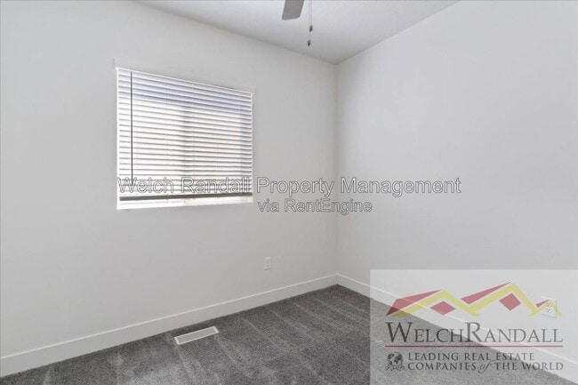 Building Photo - 2336 James Wy