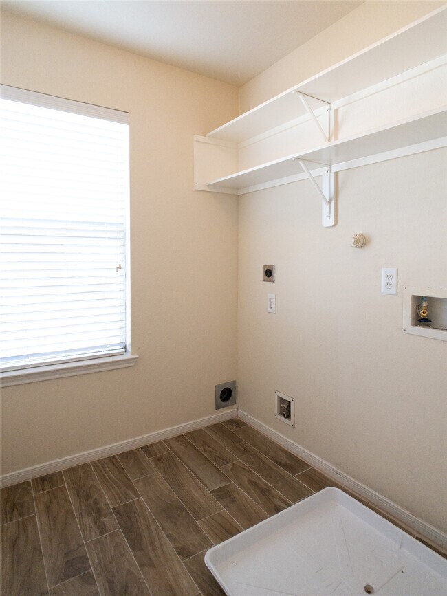 Building Photo - 21843 Grassy Hill Ln