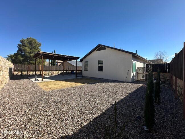 Building Photo - 5037 Lone Cactus Ct