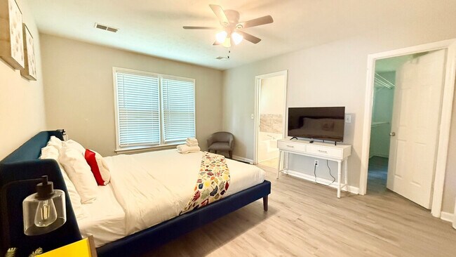 Building Photo - 2591 Whitebluff Way