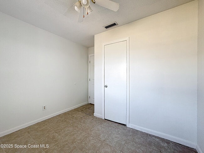 Building Photo - 1076 Coronado Dr