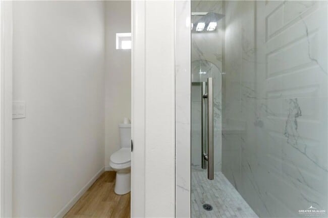 Building Photo - 607 Alameda St