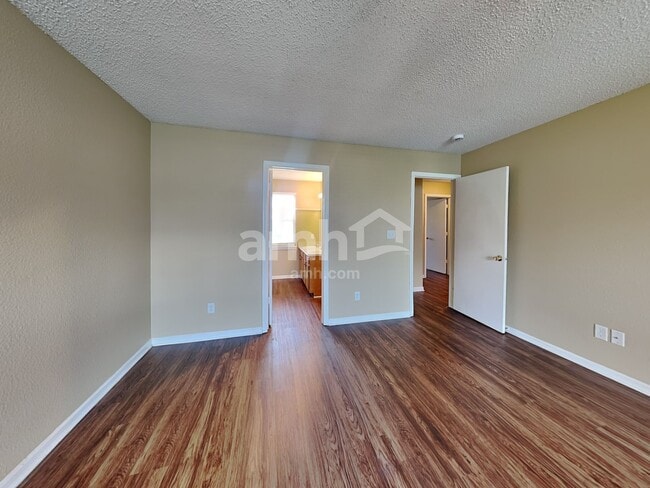 Building Photo - 6031 Draycott Dr