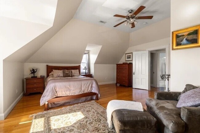 Building Photo - 106 Grovers Ave