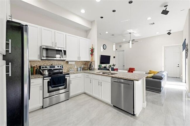 Building Photo - 8315 NW 38th St